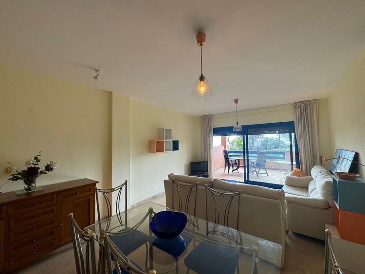 Apartment | Resale in Manilva in Manilva, Costa del Sol - Photo 4