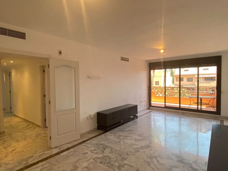 Apartment | Resale in The Golden Mile in The Golden Mile, Costa del Sol - Photo 5