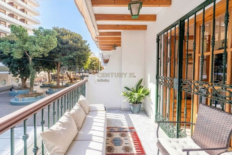 Apartment | Resale in Torremolinos in Torremolinos Others, Costa del Sol - Photo 2