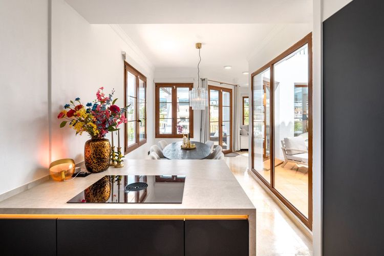 House | Resale in Estepona in Estepona, Costa del Sol - Photo 5