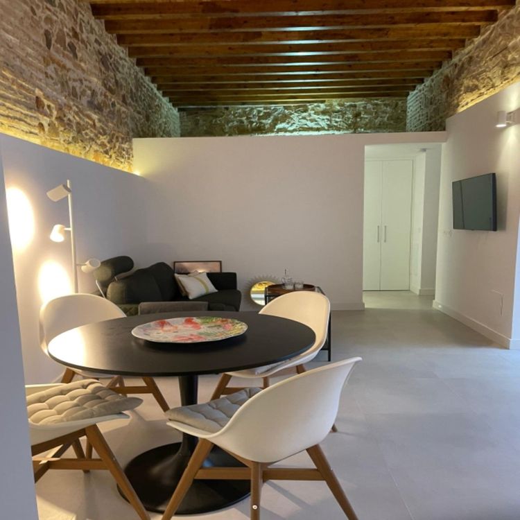 Apartment | Resale in Málaga Centro in Málaga Centro, Costa del Sol - Photo 2