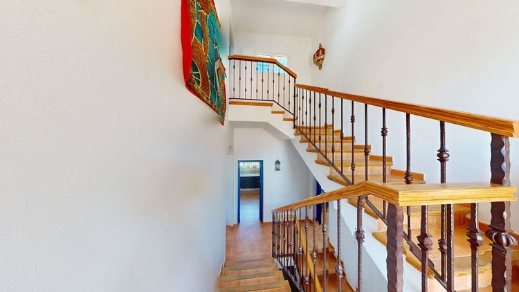 House | Resale in Valtocado in Valtocado, Costa del Sol - Photo 4