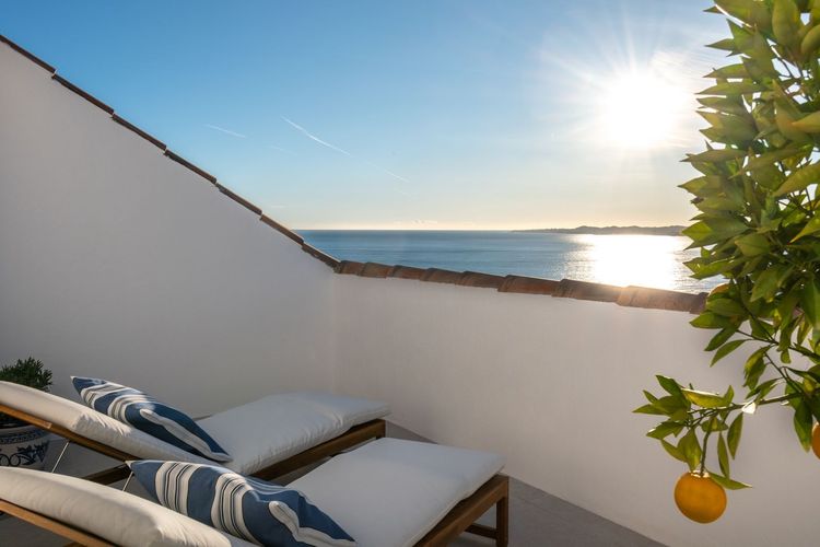 Penthouse | Resale in Torrequebrada in Torrequebrada, Costa del Sol - Photo 2