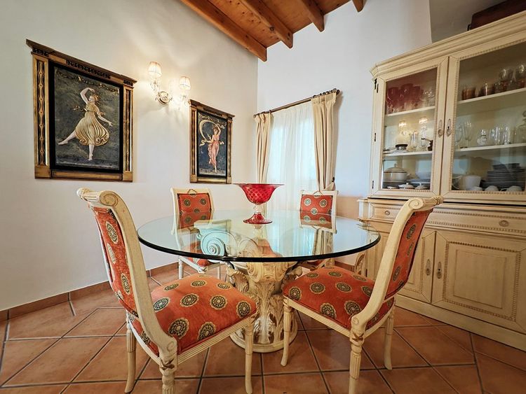 House | Resale in Marbesa in Marbesa, Costa del Sol - Photo 3