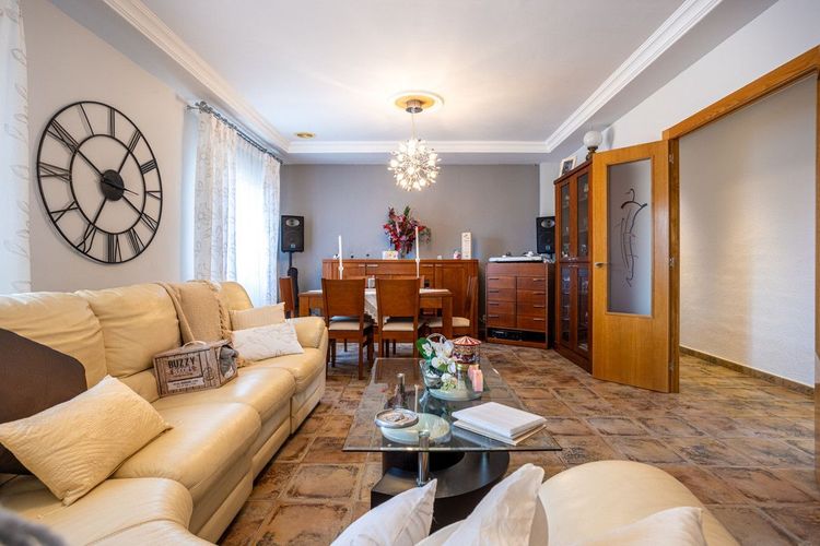 House | Resale in La Hoya in Costa Blanca - Photo 3