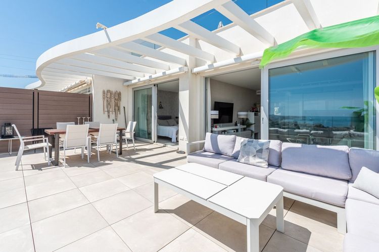 Apartment | Resale in Fuengirola in Fuengirola, Costa del Sol - Photo 3