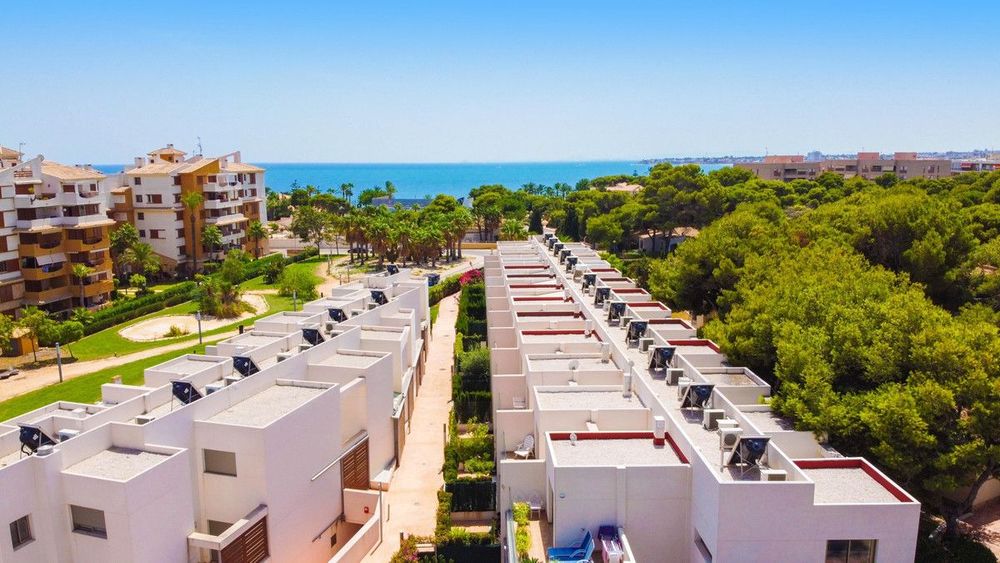 House | Resale in Punta Prima in Punta Prima, Costa Blanca - Main property photo
