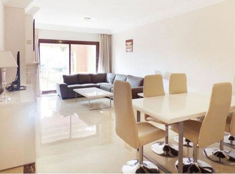 Penthouse | Resale in Puerto Banús in Puerto Banús, Costa del Sol - Photo 4