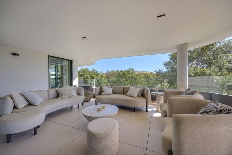 Apartment | Resale in Sotogrande in Sotogrande Others, Costa del Sol - Photo 3
