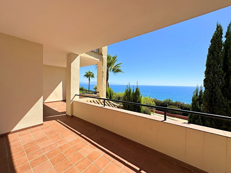 Apartment | Resale in La Duquesa - Development photo 1