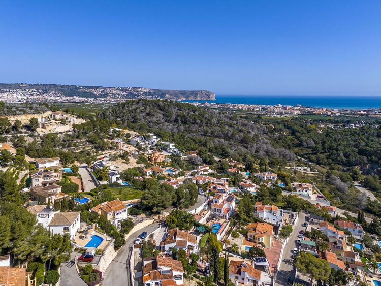 House | Resale in Javea in Javea, Costa Blanca - Photo 2