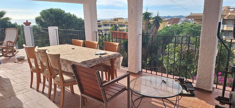 House | Resale in Torreblanca in Torreblanca, Costa del Sol - Photo 2