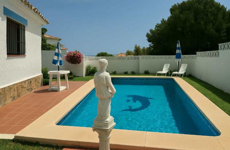 House | Resale in La Duquesa - Development photo 1