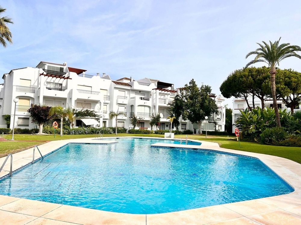 Apartment | Resale in Costalita in Costalita, Costa del Sol - Main property photo