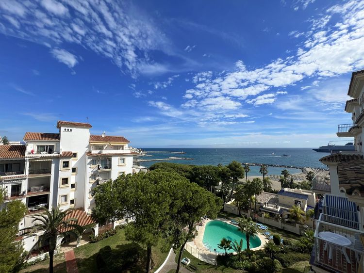 Penthouse | Resale in Puerto Banús in Puerto Banús, Costa del Sol - Photo 5