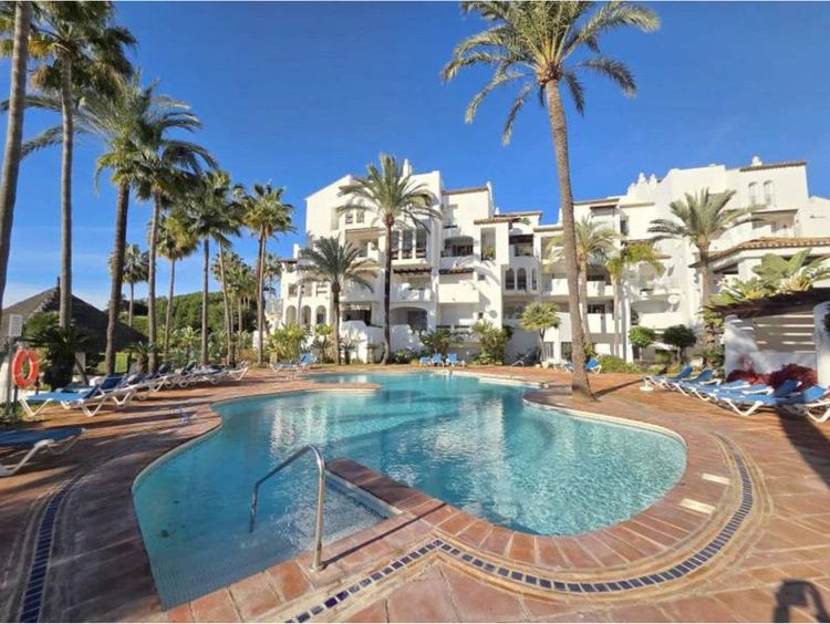 Apartment | Resale in La Duquesa - Development photo 1