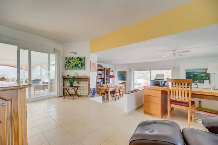 House | Resale in Sierrezuela in Sierrezuela, Costa del Sol - Photo 3