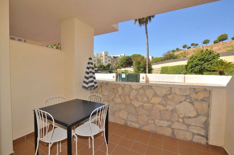 Apartment | Resale in Benalmadena in Benalmadena Others, Costa del Sol - Photo 2