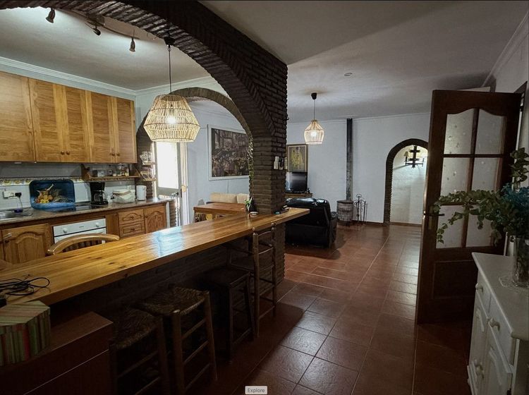 House | Resale in Estepona in Estepona, Costa del Sol - Photo 5