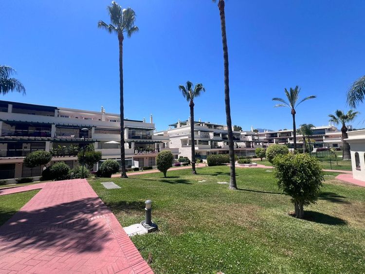 Apartment | Resale in Puerto Banús in Puerto Banús, Costa del Sol - Photo 3