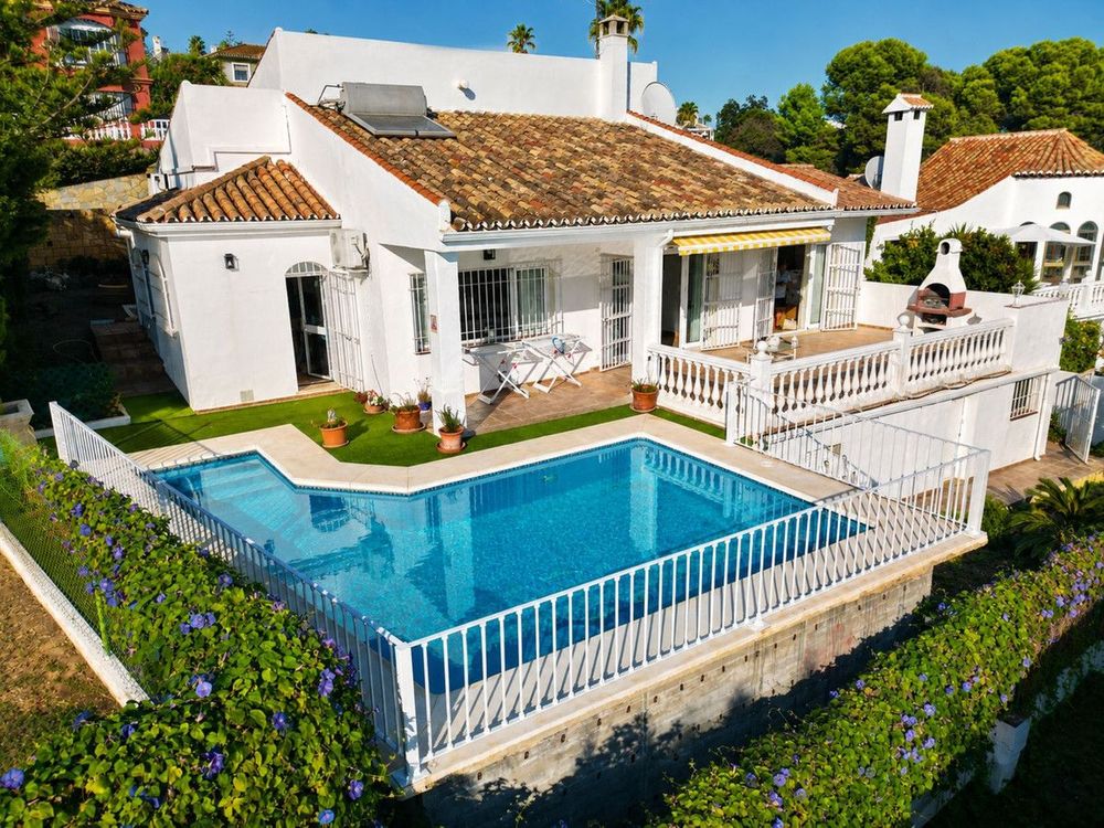 House | Resale in Estepona in Estepona, Costa del Sol - Main property photo