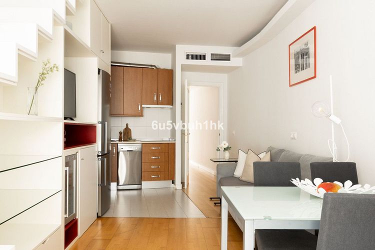Apartment | Resale in Málaga in Málaga, Costa del Sol - Photo 5