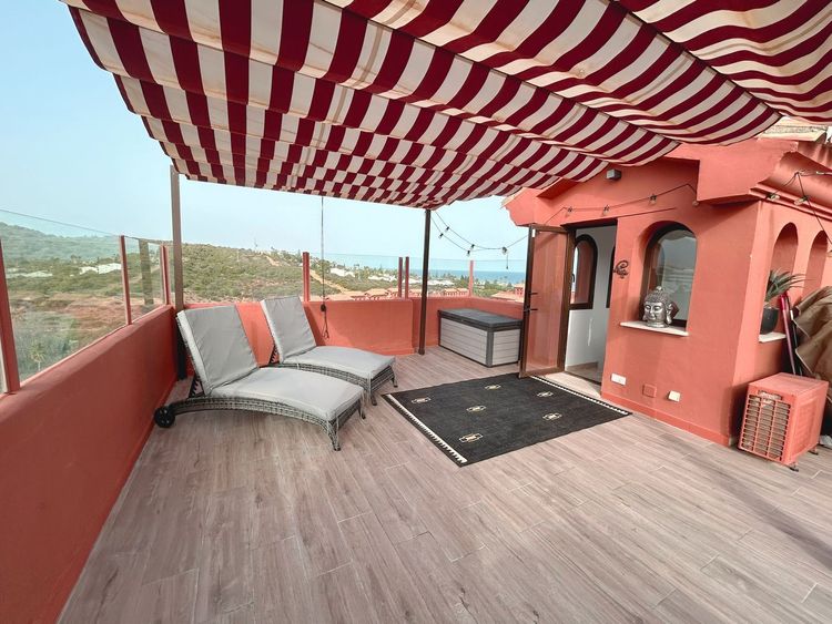 Apartment | Resale in Estepona in Estepona, Costa del Sol - Photo 4