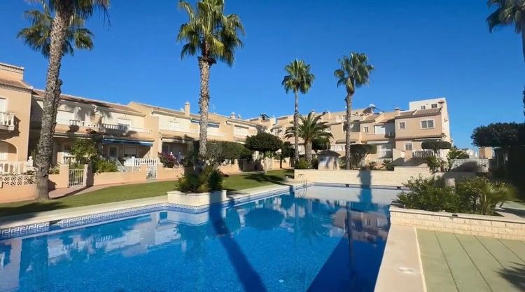 House | Resale in Dona Pepa in Dona Pepa, Costa Blanca - Photo 2