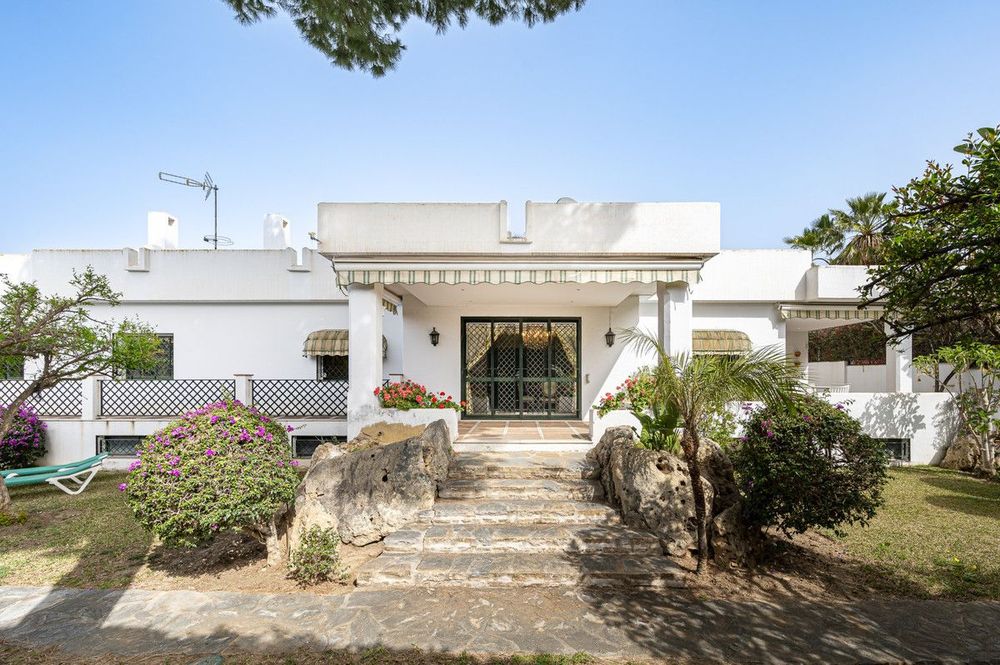 House | Resale in Nagüeles in Nagüeles, Costa del Sol - Main property photo