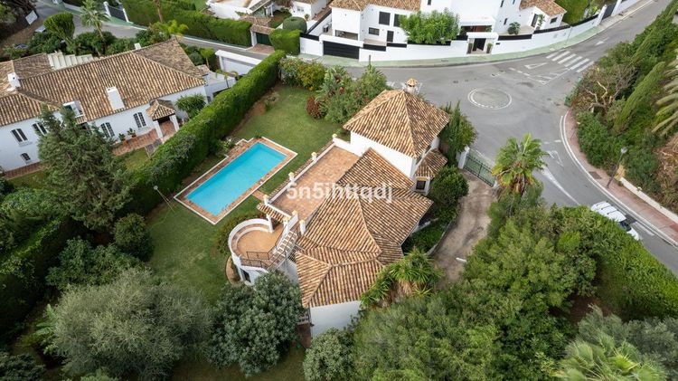 House | Resale in The Golden Mile in The Golden Mile, Costa del Sol - Photo 5