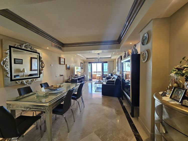 Apartment | Resale in Estepona in Estepona, Costa del Sol - Photo 5