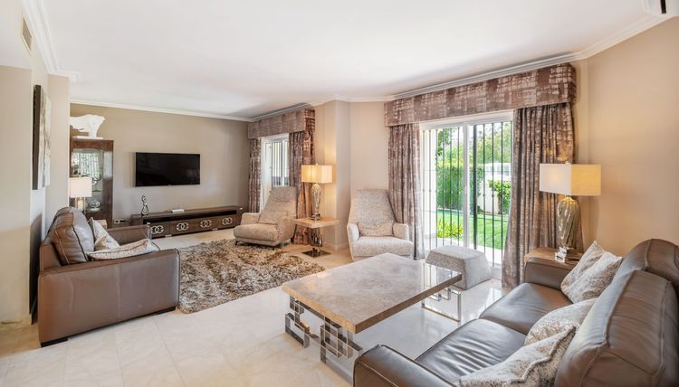 House | Resale in La Quinta in La Quinta, Costa del Sol - Photo 3