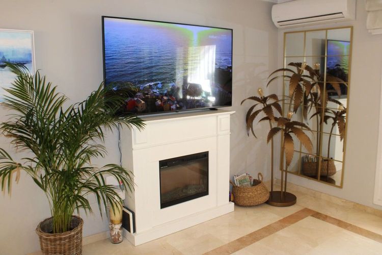 House | Resale in Marbella in Marbella Others, Marbella, Costa del Sol - Photo 5