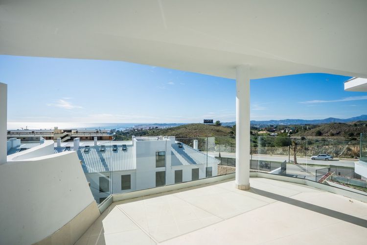 Apartment | Resale in Fuengirola in Fuengirola Others, Costa del Sol - Photo 4
