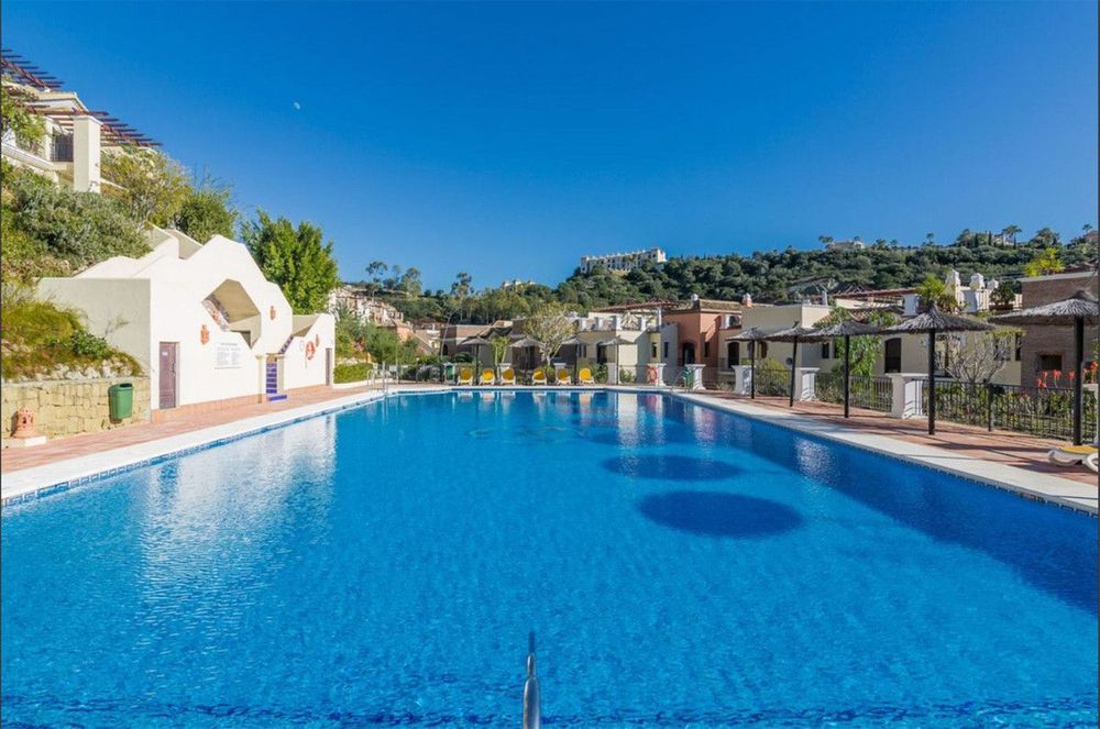 Apartment | Resale in Los Arqueros in Los Arqueros, Costa del Sol - Main property photo