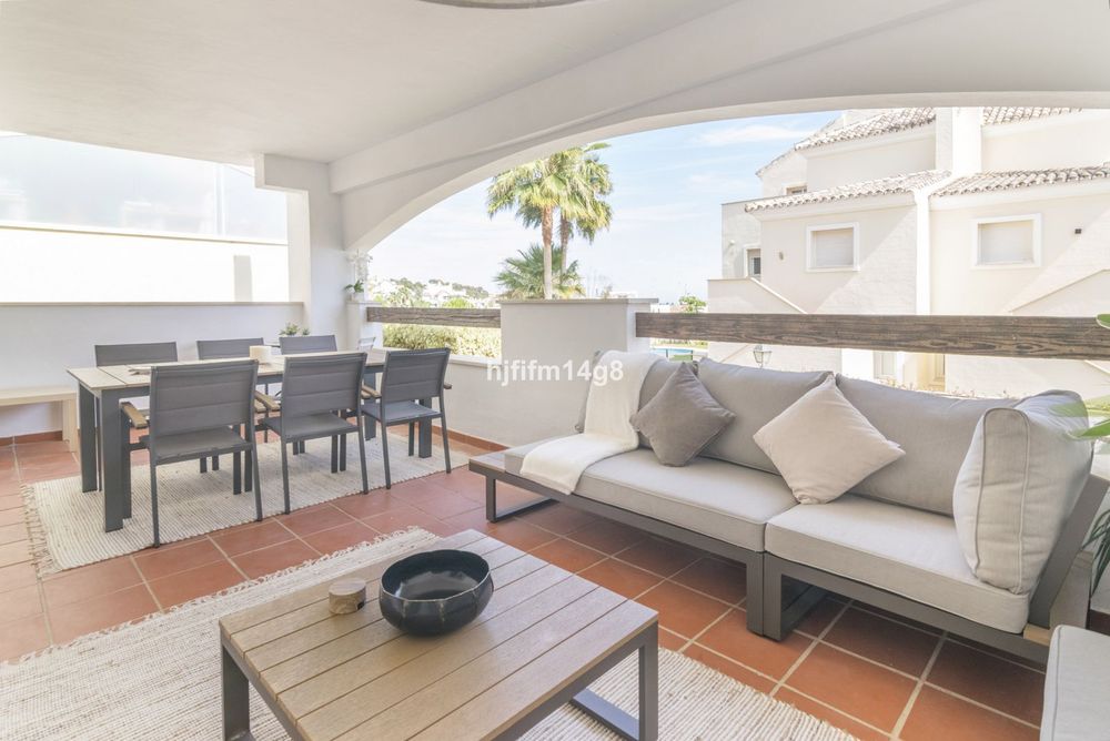 Apartment | Resale in Nueva Andalucía in Nueva Andalucía, Costa del Sol - Main property photo