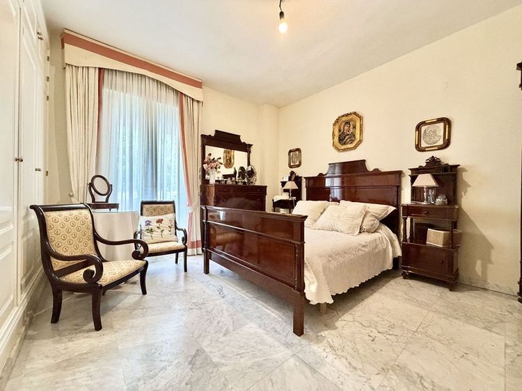 Apartment | Resale in The Golden Mile in The Golden Mile, Costa del Sol - Photo 5