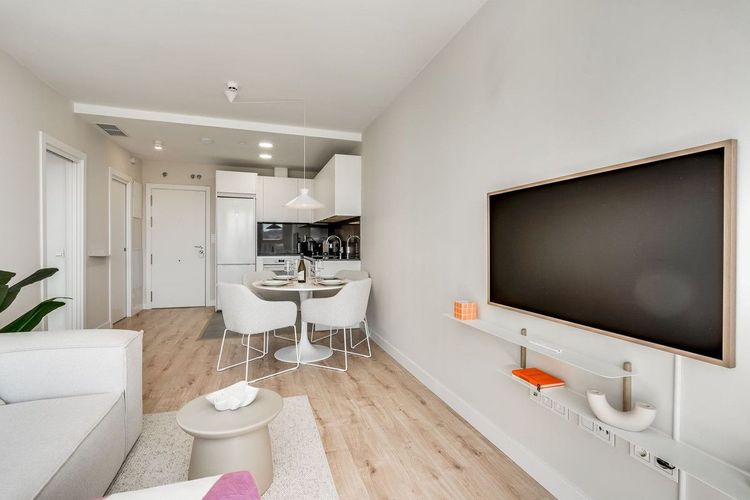 Apartment | Resale in Málaga Centro in Málaga Centro, Costa del Sol - Photo 4