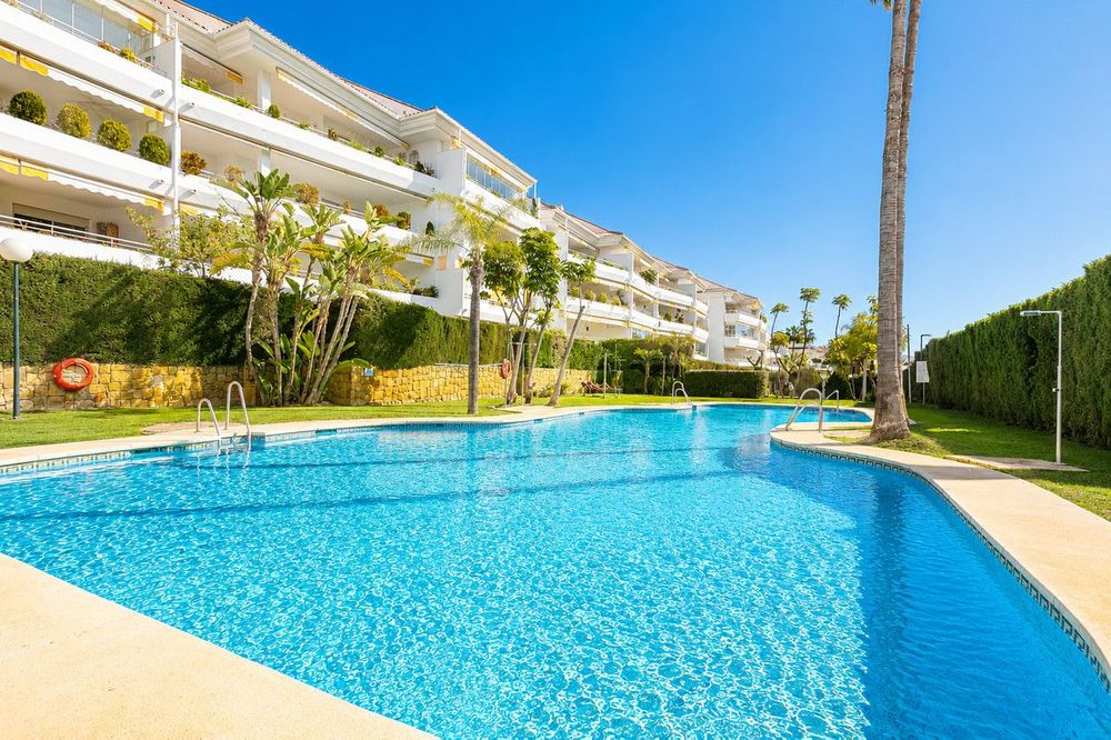 Penthouse | Resale in Guadalmina Baja in Guadalmina Baja, San Pedro de Alcántara, Costa del Sol - Main property photo