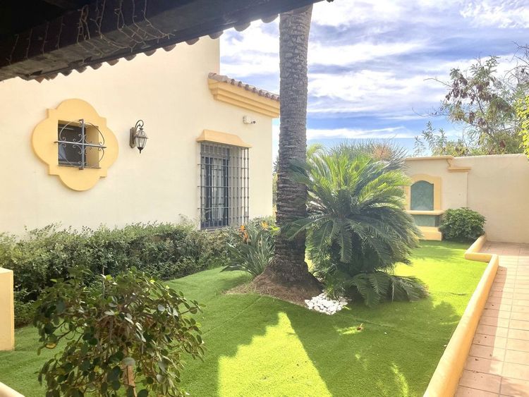 House | Resale in Mijas in Mijas Others, Costa del Sol - Photo 3