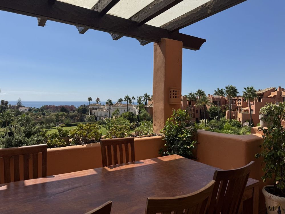 Apartment | Resale in Estepona in Estepona, Costa del Sol - Main property photo
