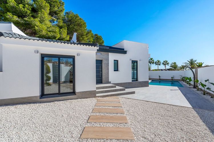 House | Resale in Rojales in Rojales, Costa Blanca - Photo 2