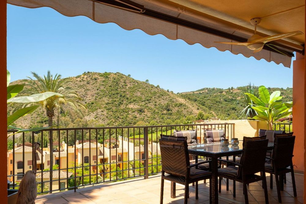 Apartment | Resale in Los Arqueros in Los Arqueros, Costa del Sol - Main property photo