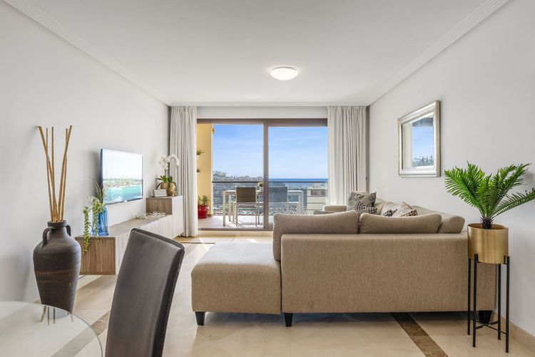 Apartment | Resale in Las Brisas in Las Brisas, Costa del Sol - Photo 2