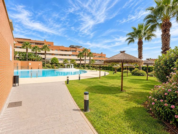 Apartment | Resale in Torremolinos in Torremolinos Others, Costa del Sol - Photo 4