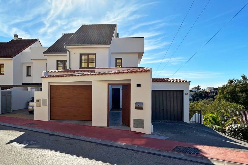 House | Resale in Torreblanca in Torreblanca, Costa del Sol - Main property photo