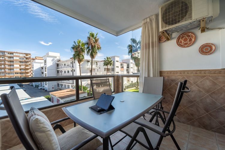 Apartment | Resale in Los Boliches in Los Boliches, Costa del Sol - Photo 2
