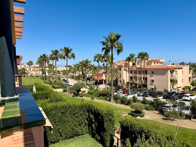 Apartment | Resale in Mijas Costa in Mijas Costa, Costa del Sol - Photo 4