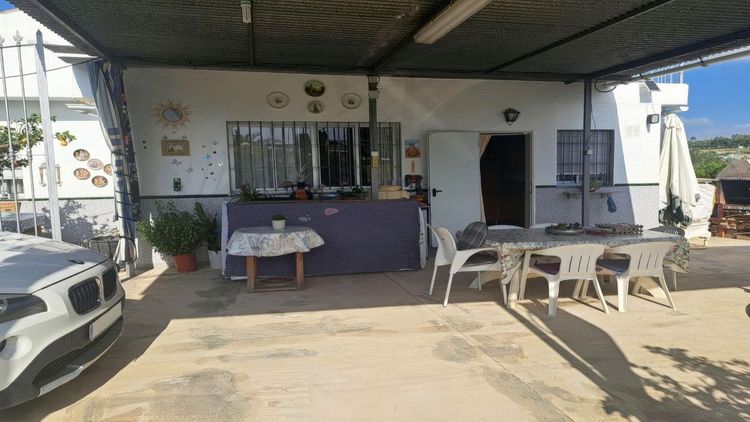 House | Resale in Alhaurín el Grande in Alhaurín el Grande, Costa del Sol - Photo 2