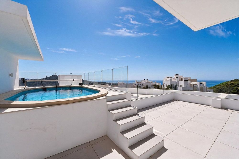 Penthouse | Resale in Ojén in Ojén, Costa del Sol - Main property photo